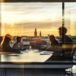 Réunion de professionnels dans un bureau à Madrid pour discuter d’un projet d’entreprise en Espagne.